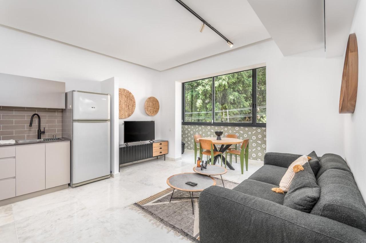 Gordon Area Apartment *